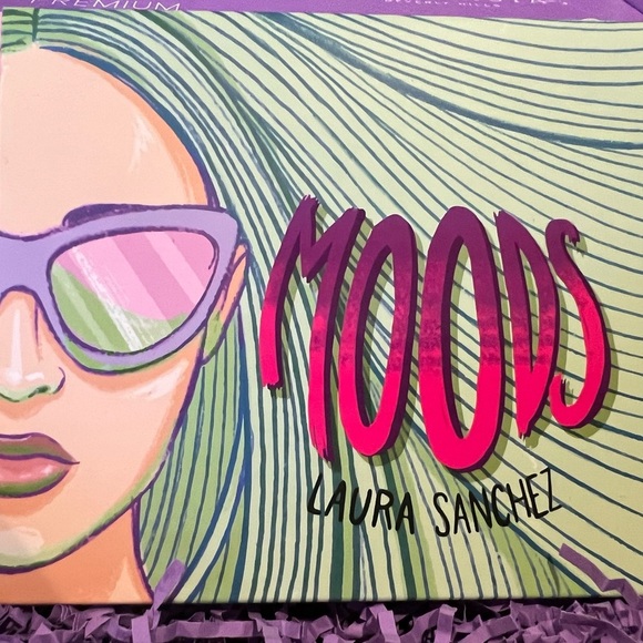 Laura Sanchez Moods Eyeshadow & Highlighter Palette - Picture 5 of 6